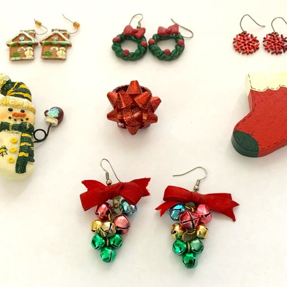 Lot of 7 Vintage Costume Jewelry Pieces - Christmas Pins, Earrings, Ring - Picture 2 of 11